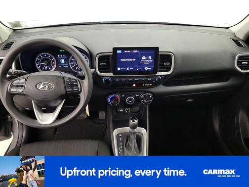 2022 Hyundai VENUE SE