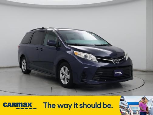 2018 Toyota Sienna LE