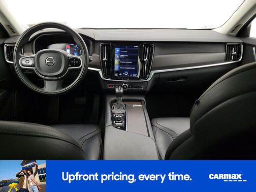 2018 Volvo V90 T6 Cross Country