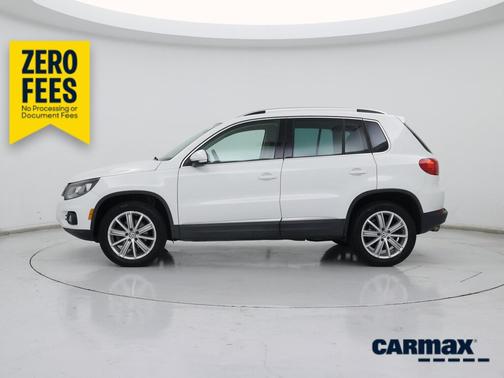 White 2016 Volkswagen Tiguan SE