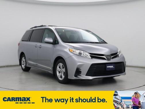 2018 Toyota Sienna LE