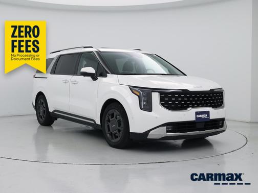 White 2025 Kia Carnival SX