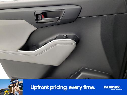 Silver 2021 Toyota Highlander L