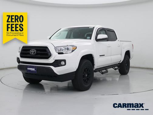 White 2022 Toyota Tacoma SR5