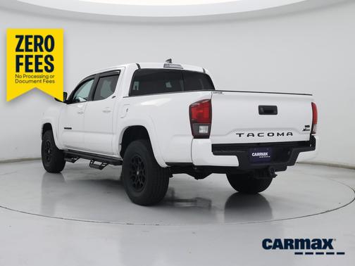 White 2022 Toyota Tacoma SR5