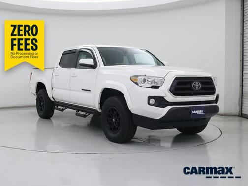 White 2022 Toyota Tacoma SR5