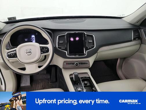 2023 Volvo XC90 B6 Plus