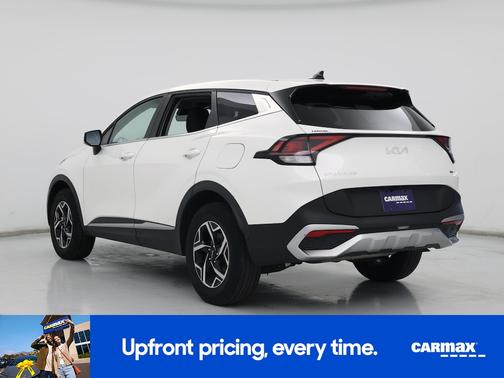 White 2025 Kia Sportage LX