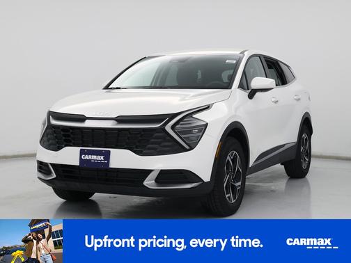 White 2025 Kia Sportage LX