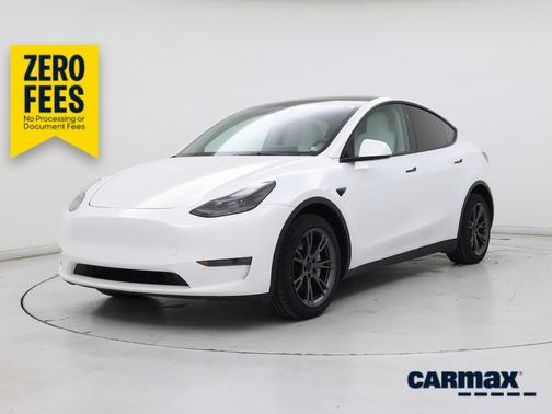 White 2024 Tesla Model Y Long Range