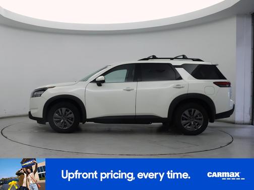 2023 Nissan Pathfinder SV