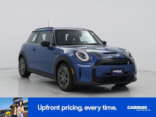 Blue 2023 MINI SE Hardtop SE