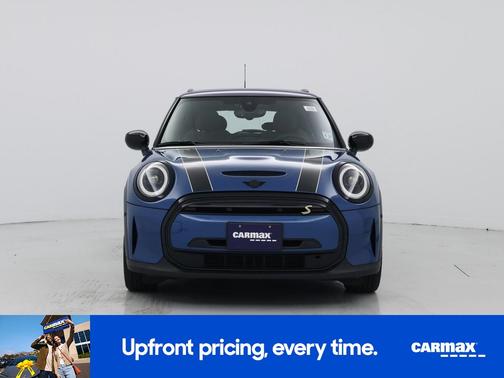 Blue 2023 MINI SE Hardtop SE