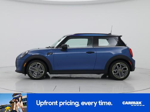 Blue 2023 MINI SE Hardtop SE