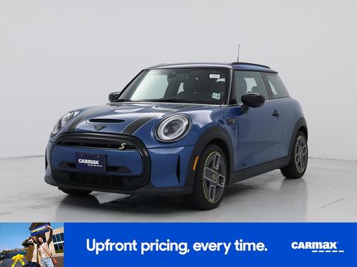 Blue 2023 MINI SE Hardtop SE