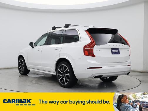 2020 Volvo XC90 T6 Momentum