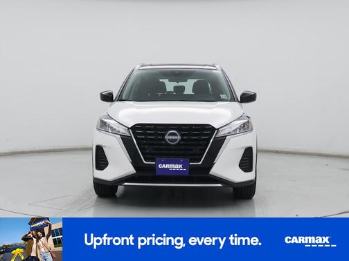 Silver 2023 Nissan Kicks SV