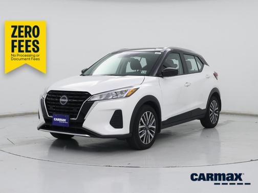 Silver 2023 Nissan Kicks SV