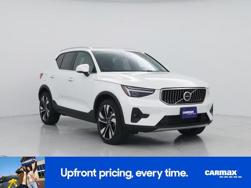 White 2025 Volvo XC40 B5 Plus Bright Theme