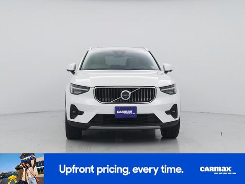 White 2025 Volvo XC40 B5 Plus Bright Theme