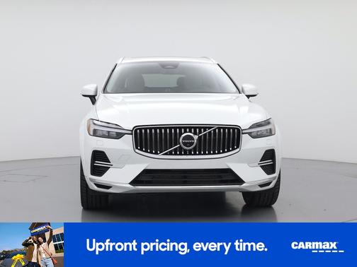 White 2022 Volvo XC60 Recharge Plug-In Hybrid T8 Inscription