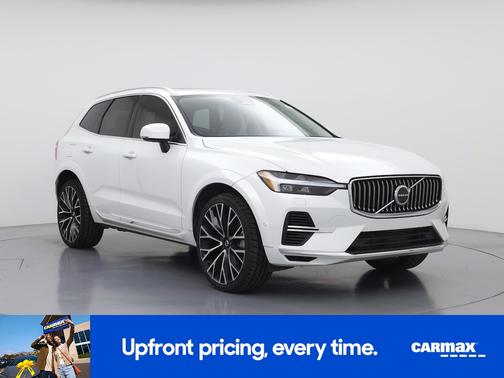White 2022 Volvo XC60 Recharge Plug-In Hybrid T8 Inscription