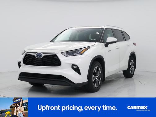 White 2021 Toyota Highlander Hybrid XLE