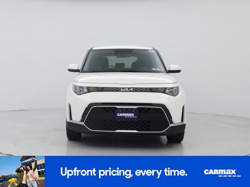 White 2025 Kia Soul LX