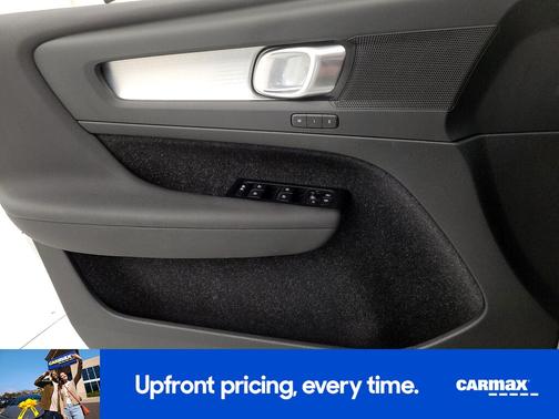 2021 Volvo XC40 T5 Momentum