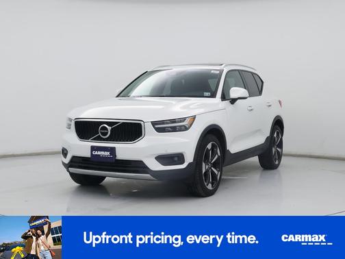 2021 Volvo XC40 T5 Momentum