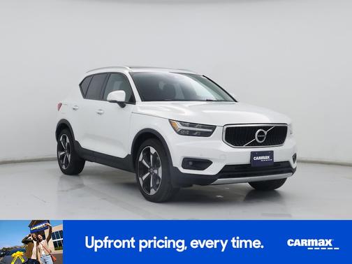 2021 Volvo XC40 T5 Momentum