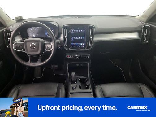 2021 Volvo XC40 T5 Momentum