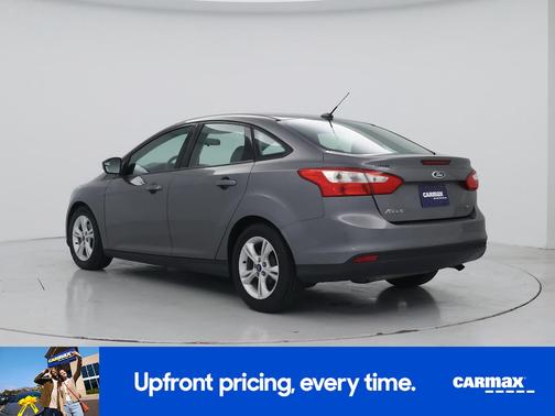 Gray 2014 Ford Focus SE