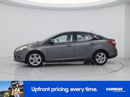 Gray 2014 Ford Focus SE