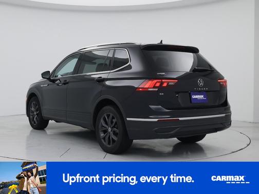 Black 2024 Volkswagen Tiguan SE