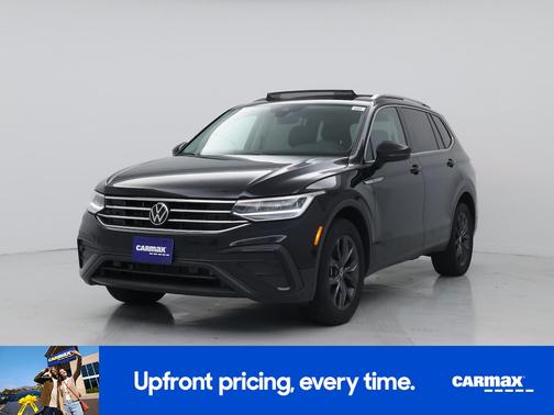 Black 2024 Volkswagen Tiguan SE