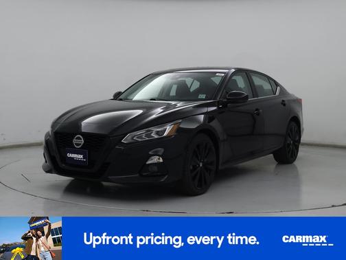 Black 2022 Nissan Altima SR
