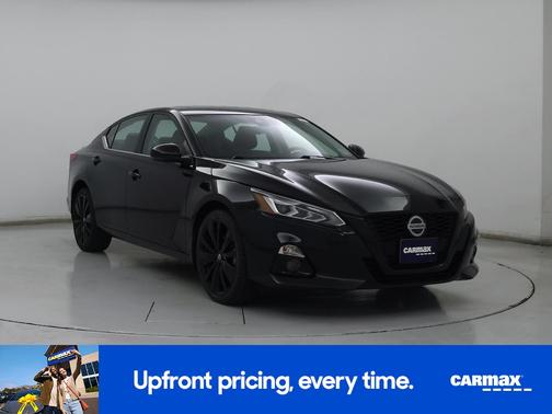 Black 2022 Nissan Altima SR
