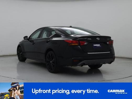 Black 2022 Nissan Altima SR