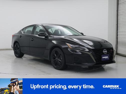 Black 2023 Nissan Altima SR