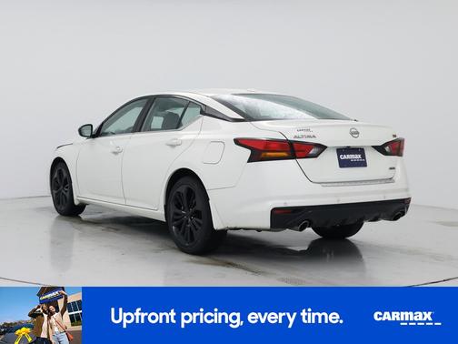 White 2023 Nissan Altima SR