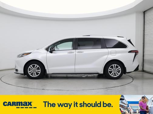 2022 Toyota Sienna Platinum