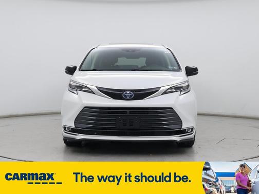 2022 Toyota Sienna Platinum