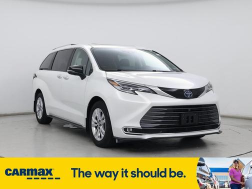 2022 Toyota Sienna Platinum