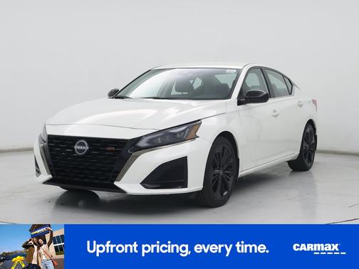 White 2025 Nissan Altima SR