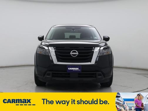 2023 Nissan Pathfinder S