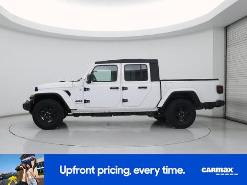 White 2021 Jeep Gladiator Sport S
