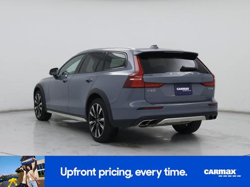 2022 Volvo V60 Cross Country T5