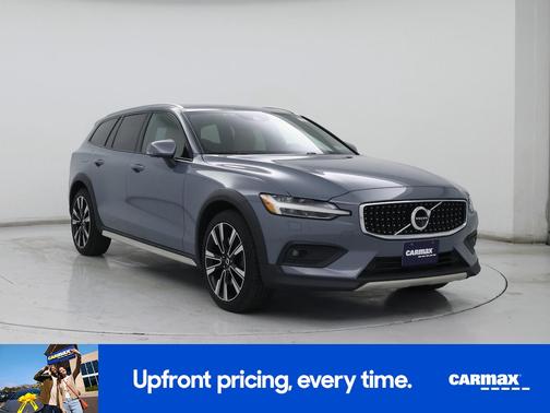 2022 Volvo V60 Cross Country T5
