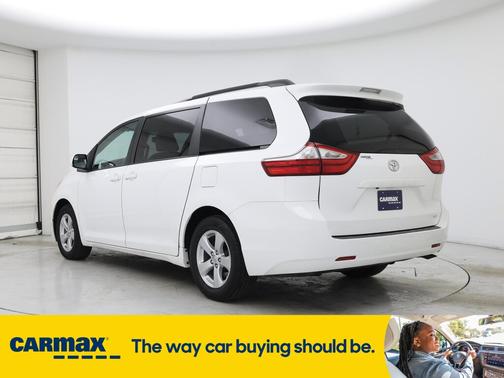2017 Toyota Sienna LE